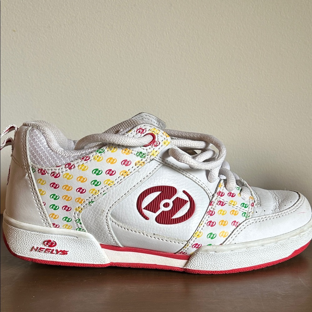 Heelys size 6 White Sneakers with Red Logo and Multicolor Accent